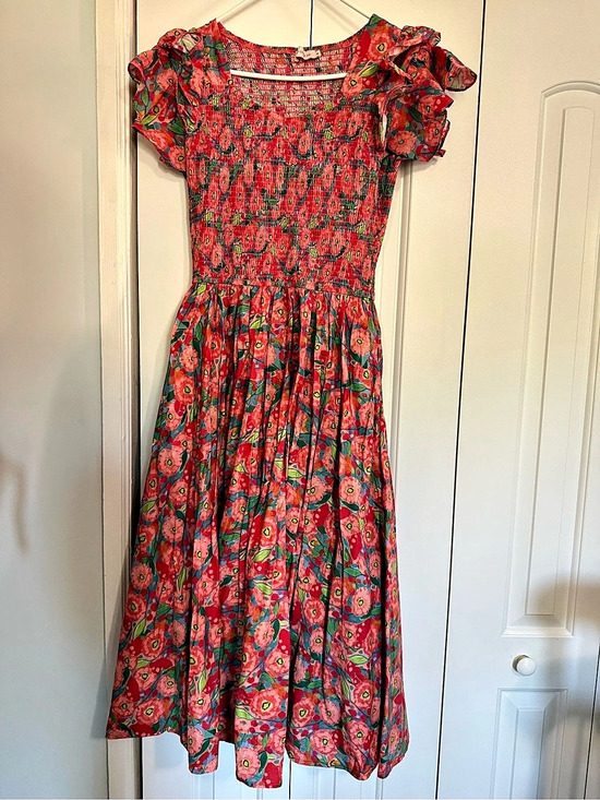 Ivy City Co Dresses & Skirts - Ivy City Co Floral Hattie Midi Dress in Poppy Size Medium